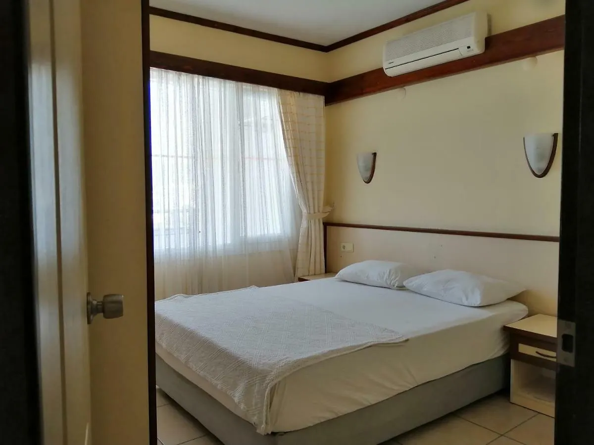 *** アパートホテル Oya Family Suites クシャダス トルコ